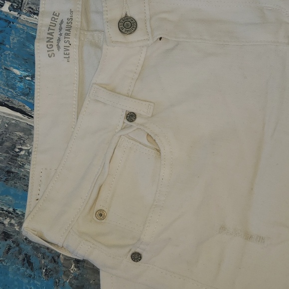 Levis Signature womens distressed jeans - Picture 3 of 9